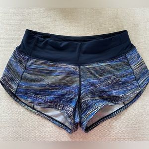 Lululemon Speed up shorts, Sz 2, 2.5”